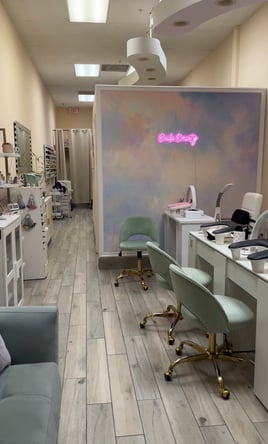 Established Boca Raton Salon: Private Beauty Room for Estheticians, PMU & Waxing Pros