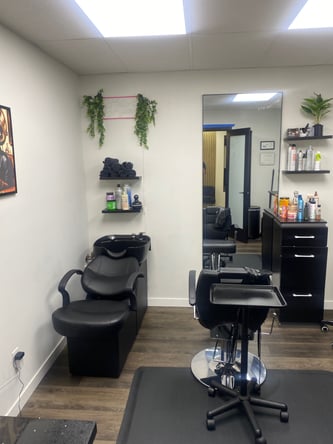 Now Renting Private Salon Suites on Ventra Blvd Woodland Hills Ca.
