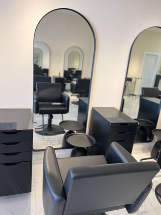 Modern salon In college point!