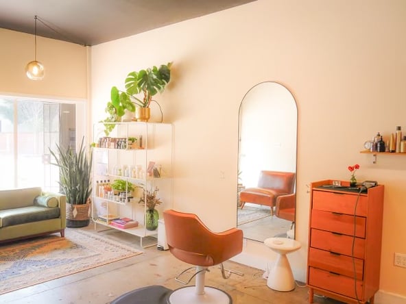 Luxury Salon Chair for Rent on Melrose Ave, Hancock Park — Grow Your Clientele!