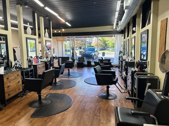 FIRST MONTH FREE – Salon Booth Rent Opportunity – UPPER ARLINGTON – Full Time & Part Time Available!