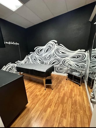 ($50 off move in special) Multiple Private 9×10 / 10×12 beauty / lashes / nails / esthetics / suites