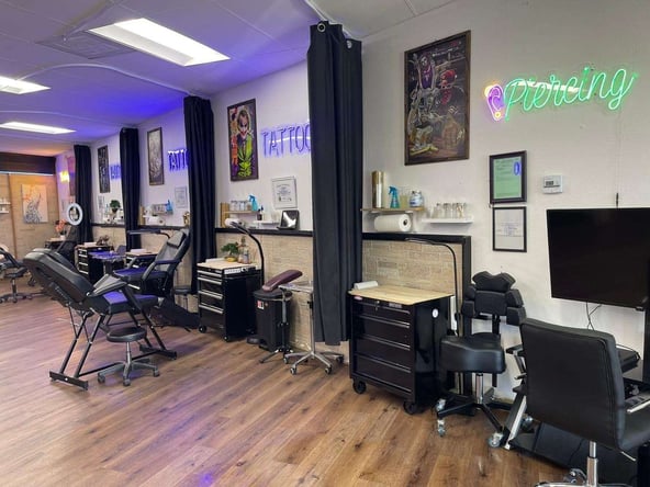 Microblading, Tattoo and Piercings weekly booth rental on Midway Dr. San Diego