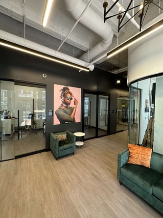 Fully Inclusive Salon Suite in Downtown