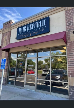 $150/week Stylists/Lashes/Barbers Brooklyn Park , MN