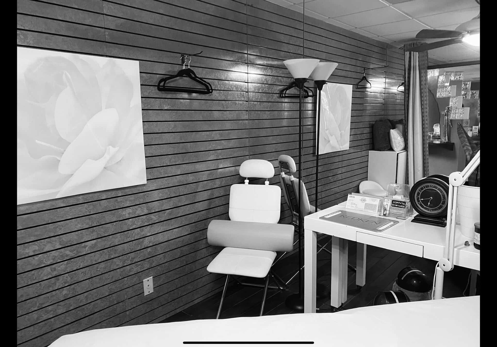 PRIVATE ROOM or SEMI PRIVATE HAIRSTATIONS Hairstylist, aestheticians, Lash technician, massage tech