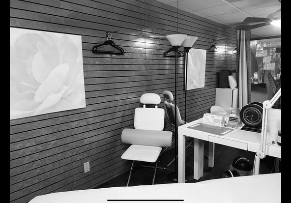 PRIVATE ROOM or SEMI PRIVATE HAIRSTATIONS Hairstylist, aestheticians, Lash technician, massage tech
