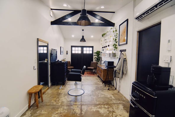 “Your Dream Hair Studio: Rent Today!”