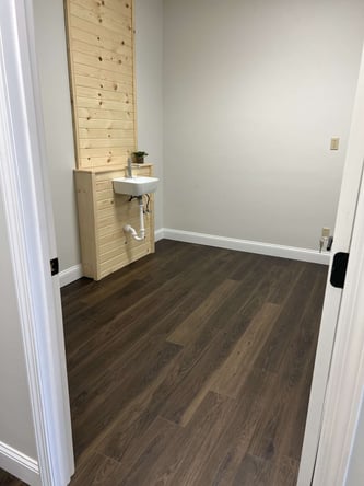 5th Street Beauty Bar Salon Suites Now Available