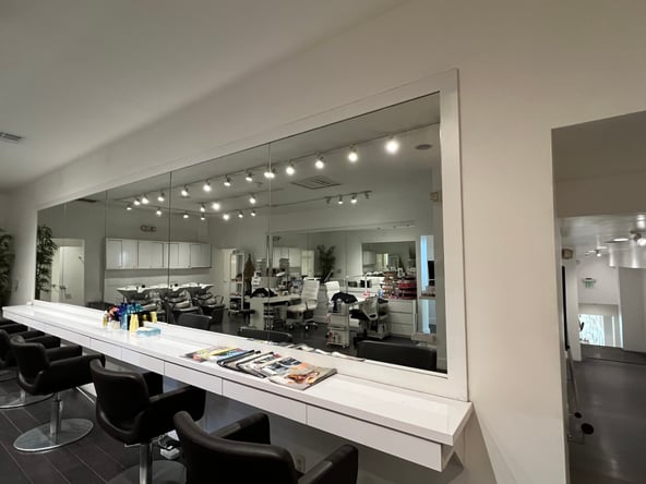 Luxury Salon Chairs for Rent