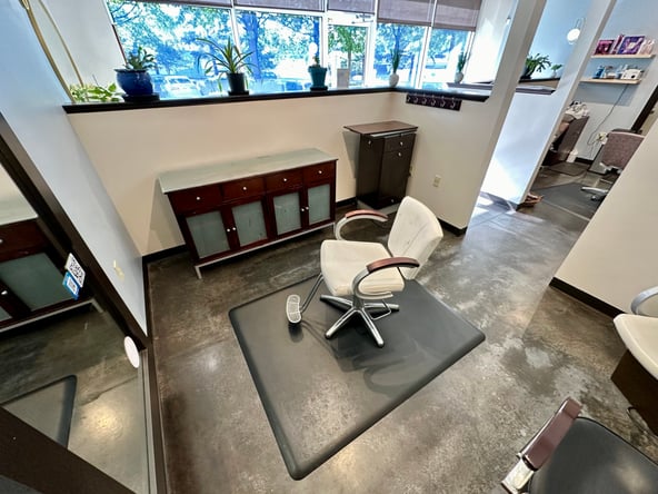 Hair Stylist / Cosmetology Suite Available