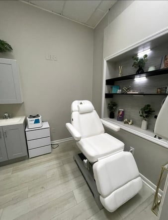 Grow your Aesthetics Business – Prime Midtown Location Only $850