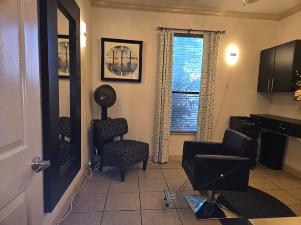Round Rock salon private room