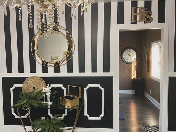 Beautiful Luxury Salon Available!