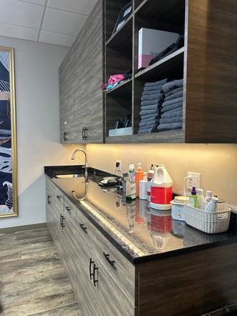 Salon Chair Rental in Saugus