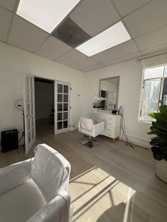 Beverly Hills Luxury Salon Chair Rental for Established Stylists (Part-Time)