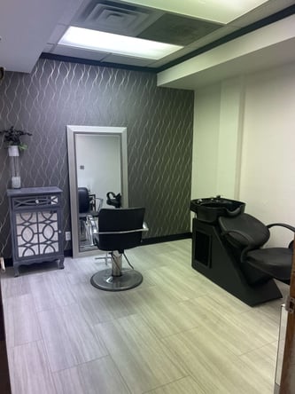 Private Luxury Salon Suites