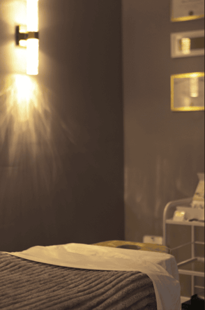 Professional Luxury Salon Stations & Private Rooms for Rent in Corona ca