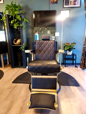 “Luxury Barber Chair in Bourbon Barbershop ”