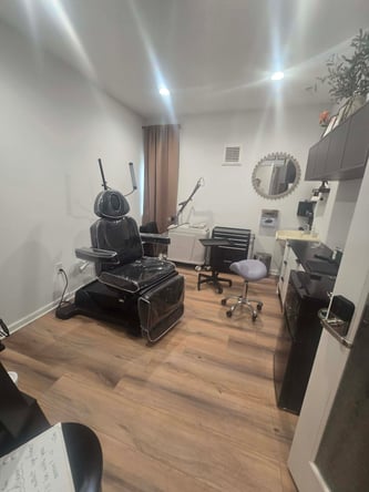 Salon Suites Available Now