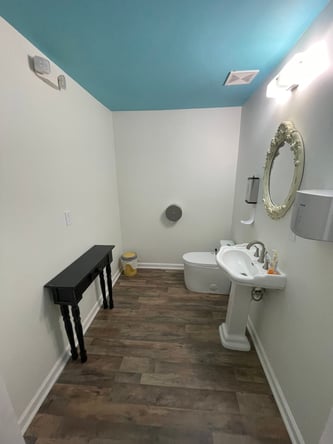 Renovated salon in Graceville, Florida; Looking for beauty professionals! :)