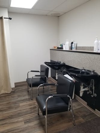 Hair and Nail stations Dupage area for rent reasonable price join the fun today.