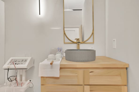 Esthetician Suite Available Near Emory