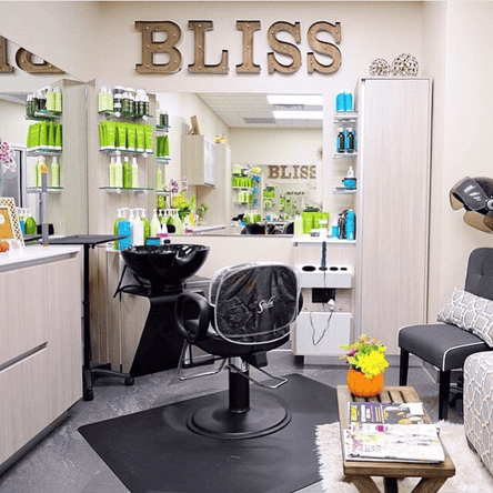 Sola Salon Studios in Indianapolis, IN – Salon Suite for Rent