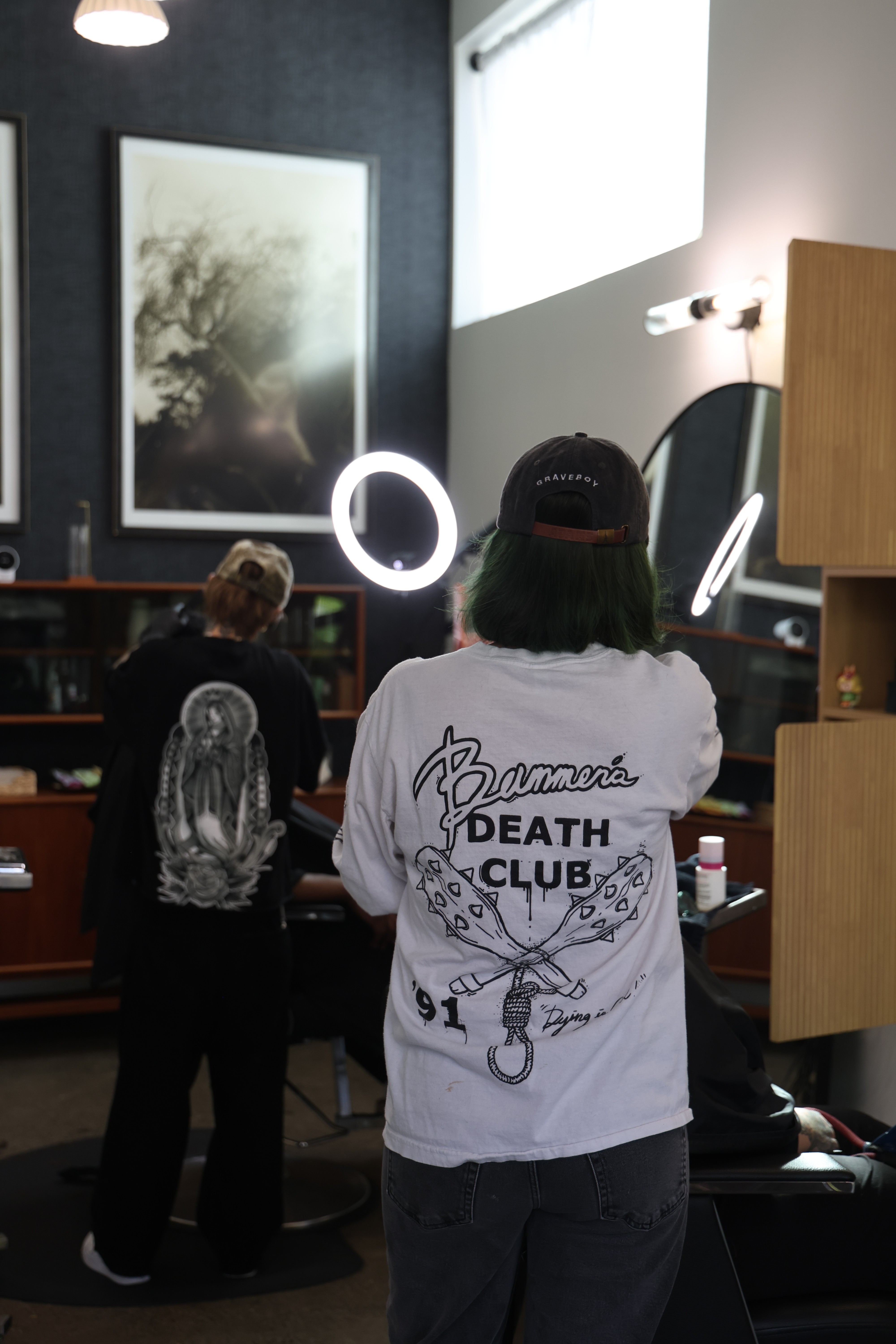 Modern Barber Station for Rent – High-Design Salon Space