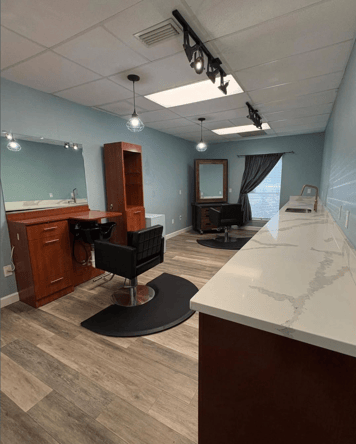 Private Salon/Wellness Suites Move-in Ready!