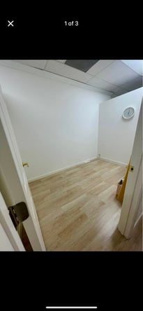 PRIVATE ROOM FOR RENT IN BEAUTIFUL/MODERN SALON