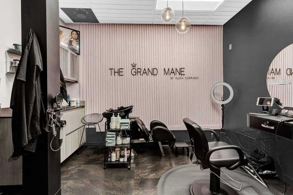 Sola Salon Studios in Dunwoody, GA – Salon Suite for Rent