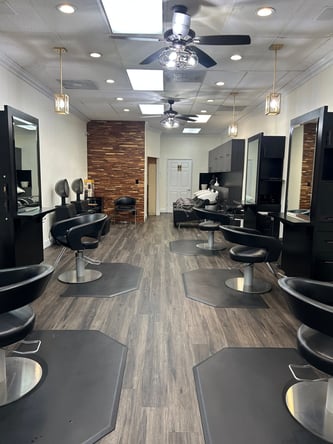 Salon Chair for Rent in Downey, CA – Grow Your Clientele in a Thriving Salon!