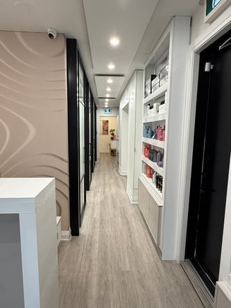 PRIVATE MAIN-FLOOR OFFICE STUDIO FOR LEASE – YORKVILLE
