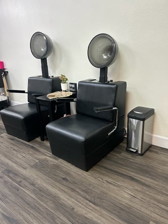 Clauds Hair Studio looking for licensed stylist