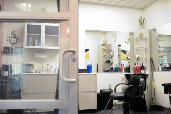 Sola Salon Studios in Peoria, IL – Salon Suite for Rent