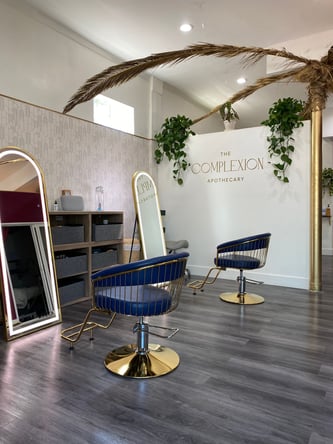 Salon Chair & Spa Room Burbank