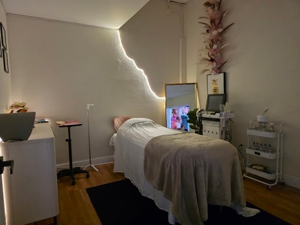 North Miami Beach | Salon Chair & Private Room Rentals | Newly Renovated