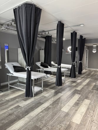 Booths for Rent – Perfect for Beauty Professionals!