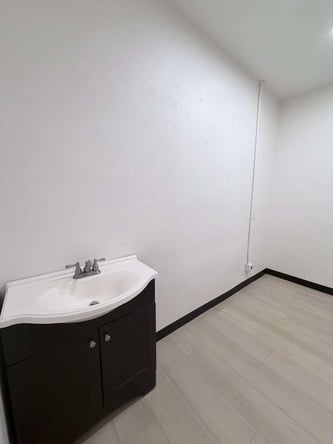 Salon Station Daily/Weekly Rental