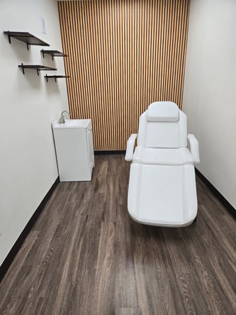 Centennial Salon Suite – $173.75 per week (Centennial)