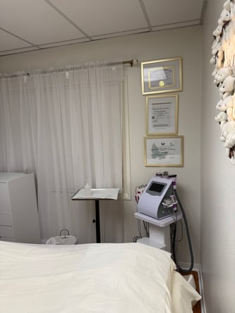 $1,400 Private room for rent (woodland hills)