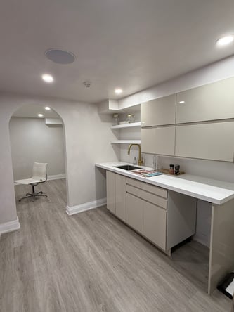 PRIVATE LOWER-LEVEL COMMERCIAL SPACE FOR LEASE – YORKVILLE