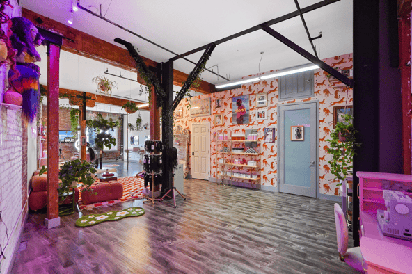 Super Cute n Cheap Arts District Hair Salon / Booth Rental / Hairstylists, MUA,Lash Techs,Nail Techs
