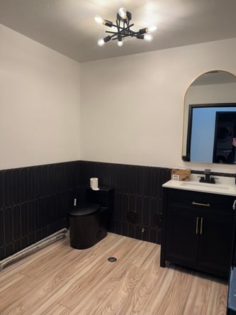 Salon Suite’s available in Sandy right off the freeway.