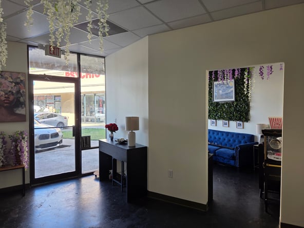 Private Studio Space in Cafe’ Lounge