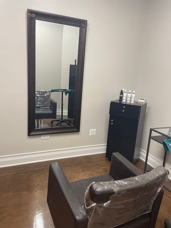 PRIVATE ROOM or CHAIR FOR RENT