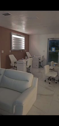 Booth manicure and pedicure