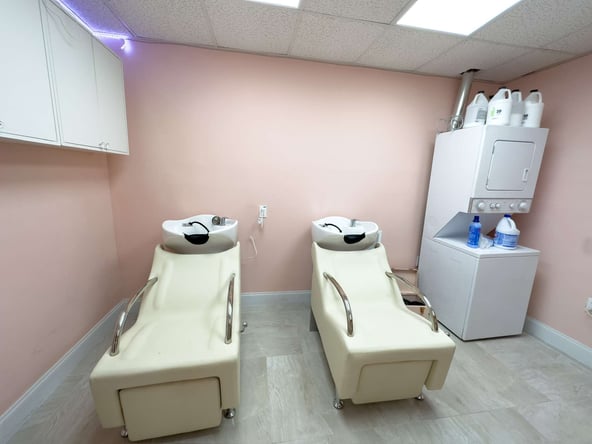 Salon Chair for rent in a beauty luxury salon