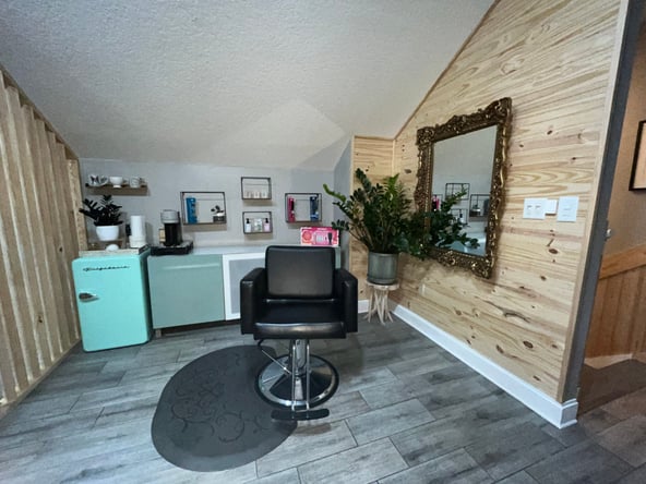 Salon Studio for lease